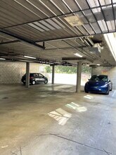 Chateau Studio Village Apartments in North Hollywood, CA - Building Photo - Building Photo