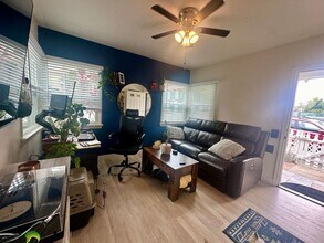 211 Olive Ave in Huntington Beach, CA - Building Photo - Building Photo