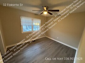 32 Forsyth St in Thomasville, NC - Building Photo