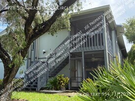 8228 SE Croft Cir in Hobe Sound, FL - Building Photo