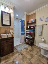 402 1/2 Avenue A in Dickinson, TX - Foto de edificio - Building Photo