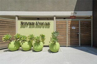 2976 Ripple Pl, Unit 201 in Los Angeles, CA - Building Photo