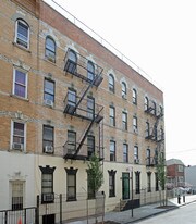 118 Mckinley Ave in Brooklyn, NY - Building Photo