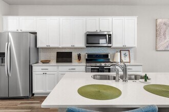 8109 Mandela Bend in Austin, TX - Foto de edificio - Building Photo