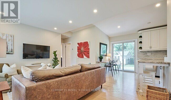 1160 STRATHY Ave in Mississauga, ON - Building Photo - Building Photo