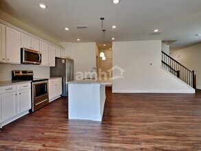 897 Headland Wy in Canton, GA - Building Photo - Building Photo