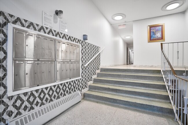 2425 Madison Av in Montréal, QC - Building Photo - Building Photo