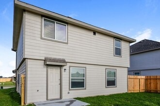 411 Brushback Dr in Huntsville, TX - Building Photo - Building Photo