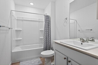 1451 Neria Lp in San Antonio, TX - Building Photo - Building Photo