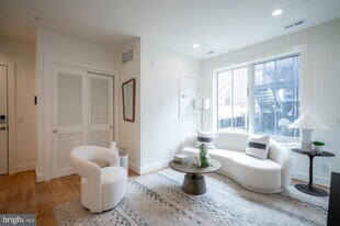 1775 Swann St NW in Washington, DC - Building Photo