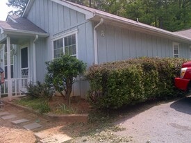 716 Sunnyside Rd in Hiawassee, GA - Building Photo