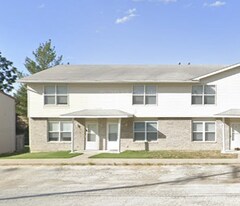 2821 Mexico Gravel Rd, Unit 2 in Columbia, MO - Building Photo