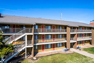 Cedar Lakes Apartments in Wichita, KS - Building Photo
