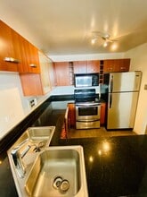 7337 S South Shore Dr, Unit 612 in Chicago, IL - Building Photo - Building Photo