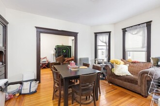 34 Belknap St in Somerville, MA - Building Photo - Building Photo