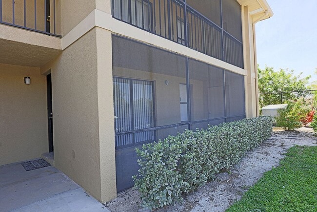 5331 Summerlin Rd in Ft. Myers, FL - Building Photo - Building Photo