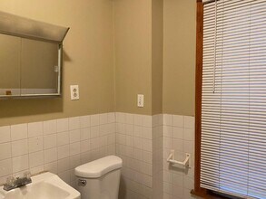 3 Washburn Ter, Unit 2 in Brookline, MA - Foto de edificio - Building Photo