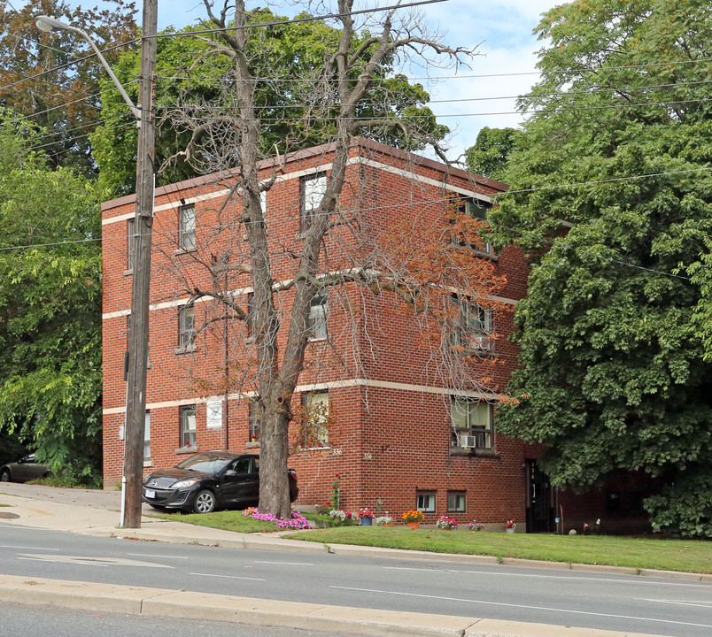 336 John St S in Hamilton, ON - Building Photo