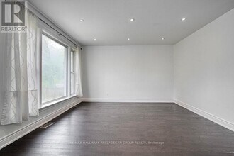 402 Centre St E in Richmond Hill, ON - Building Photo - Building Photo