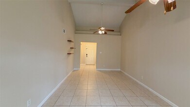 1808 Dolphin Dr in Seabrook, TX - Building Photo - Building Photo