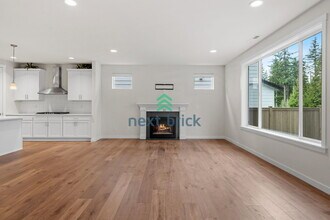 34120 SE Vaughan St in Snoqualmie, WA - Building Photo - Building Photo