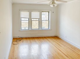 4816 N Wolcott Ave, Unit 1B Apartamentos