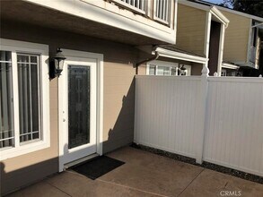 1798 Pomona Ave in Costa Mesa, CA - Foto de edificio - Building Photo