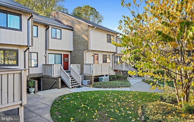 2691 Glengyle Dr in Vienna, VA - Building Photo - Building Photo
