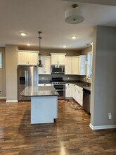 8528 Ellet Cir in Eden Prairie, MN - Building Photo - Building Photo