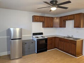 607 Hevey St, Unit 1R in Manchester, NH - Building Photo