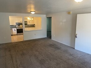 4135 S Lincoln St, Unit A in Englewood, CO - Foto de edificio - Building Photo