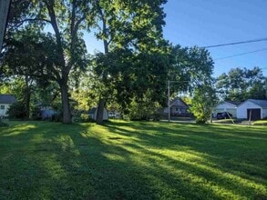 204 Hatten Ave, Unit 2 in Rice Lake, WI - Building Photo - Building Photo