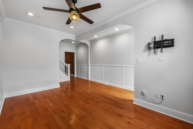 33 N Montford Ave in Baltimore, MD - Building Photo - Building Photo