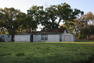 Union Drive Mobile Home Park in Lakeland, FL - Building Photo - Building Photo