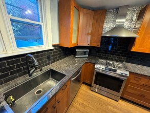 807 Alter St in Philadelphia, PA - Building Photo - Building Photo