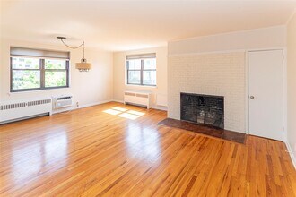 6 Studio Arcade in Bronxville, NY - Building Photo - Building Photo