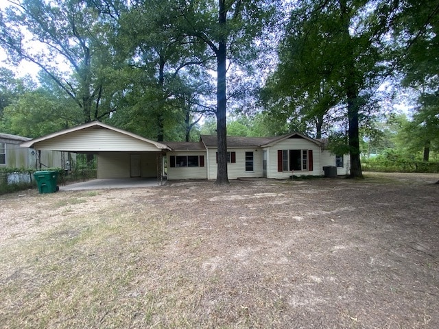 property at 1104 Evergreen St