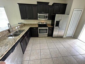 6825 Sundrop St in Harmony, FL - Building Photo - Building Photo