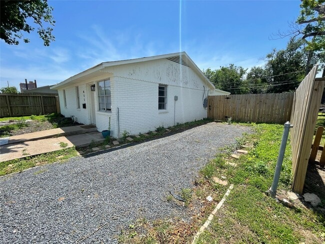 property at 411 Guyer St