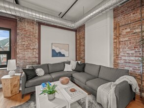 1410 Gratiot Ave in Detroit, MI - Foto de edificio - Building Photo