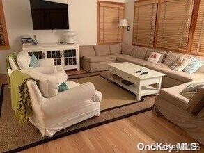 45 Evergreen Walk in Ocean Beach, NY - Foto de edificio - Building Photo