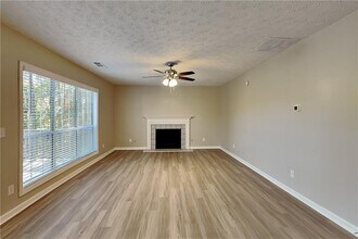 111 Trellis Ct in Acworth, GA - Building Photo - Building Photo