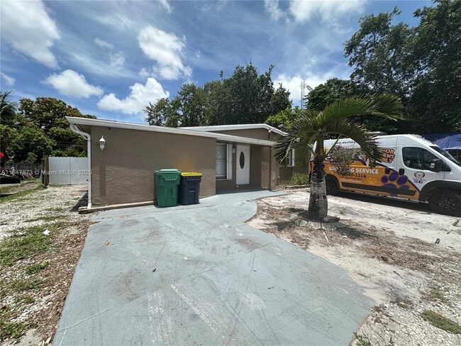 4041 SW 50th St in Fort Lauderdale, FL - Building Photo - Building Photo
