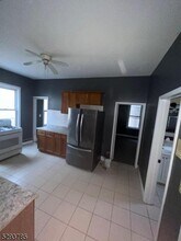 32 Rosehill Pl in Irvington, NJ - Building Photo - Building Photo