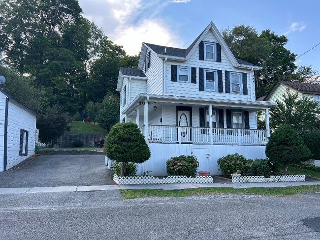 74 1st St in Walden, NY - Building Photo - Building Photo