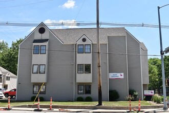 104 N Lincoln in Urbana, IL - Building Photo - Interior Photo