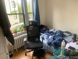 452 Park Dr in Boston, MA - Building Photo