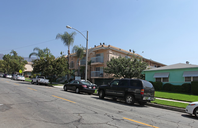 612 E Cypress in Burbank, CA - Building Photo - Building Photo