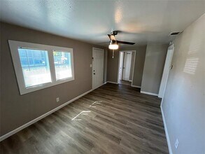 2345 Little Pocket Rd in Dallas, TX - Building Photo - Building Photo