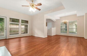 90 S Magnolia Pond Pl in Spring, TX - Foto de edificio - Building Photo